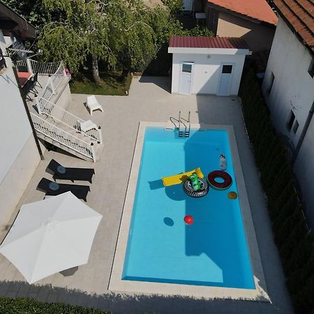 Villa Mina Kladovo, 5-Bedroom Villa With Pool For Up To 12 People 외부 사진