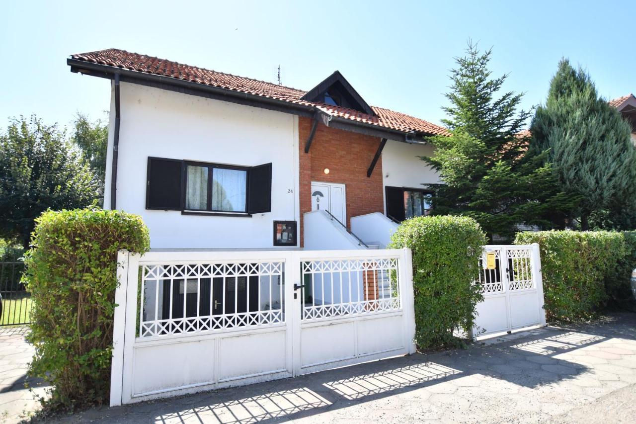 Villa Mina Kladovo, 5-Bedroom Villa With Pool For Up To 12 People 외부 사진