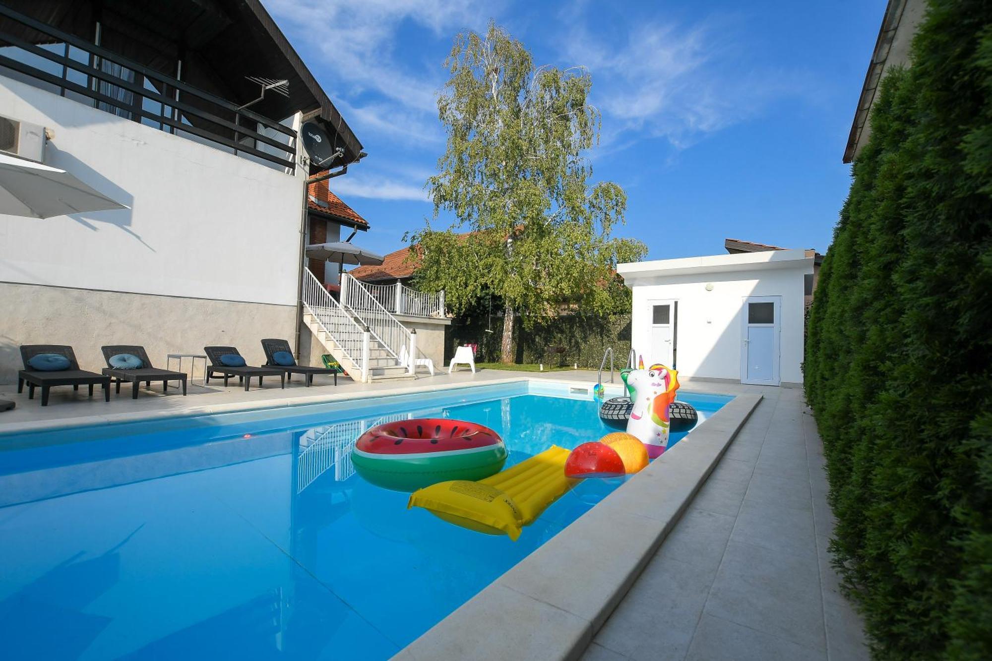 Villa Mina Kladovo, 5-Bedroom Villa With Pool For Up To 12 People 외부 사진
