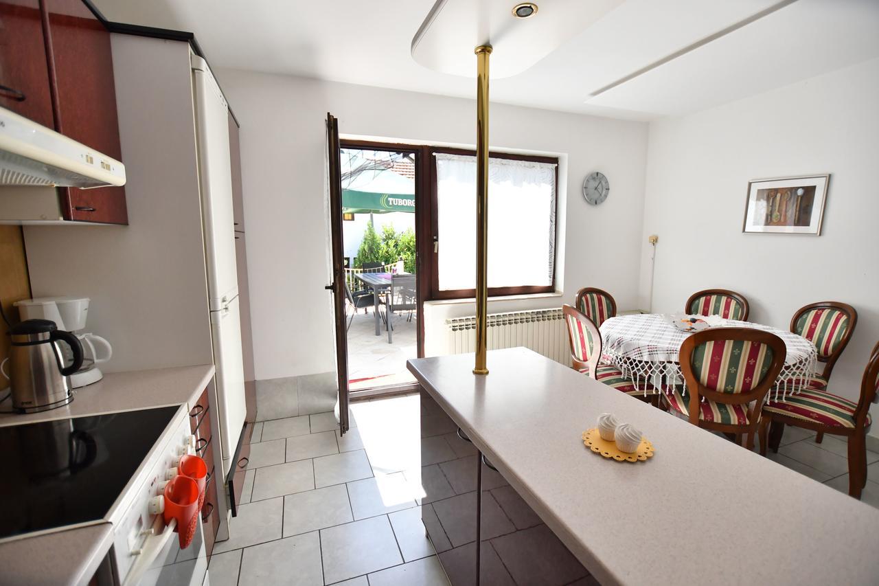 Villa Mina Kladovo, 5-Bedroom Villa With Pool For Up To 12 People 외부 사진